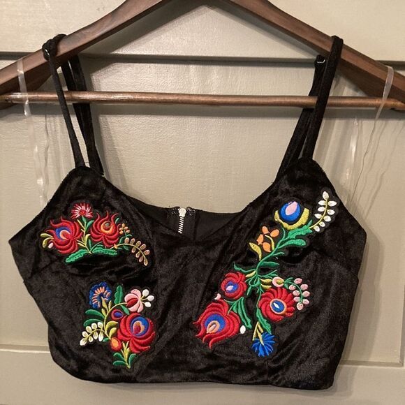 L'atiste By Amy Black Velvet Floral Embroidered Skort & Crop Top Set Size Small - Picture 6 of 15